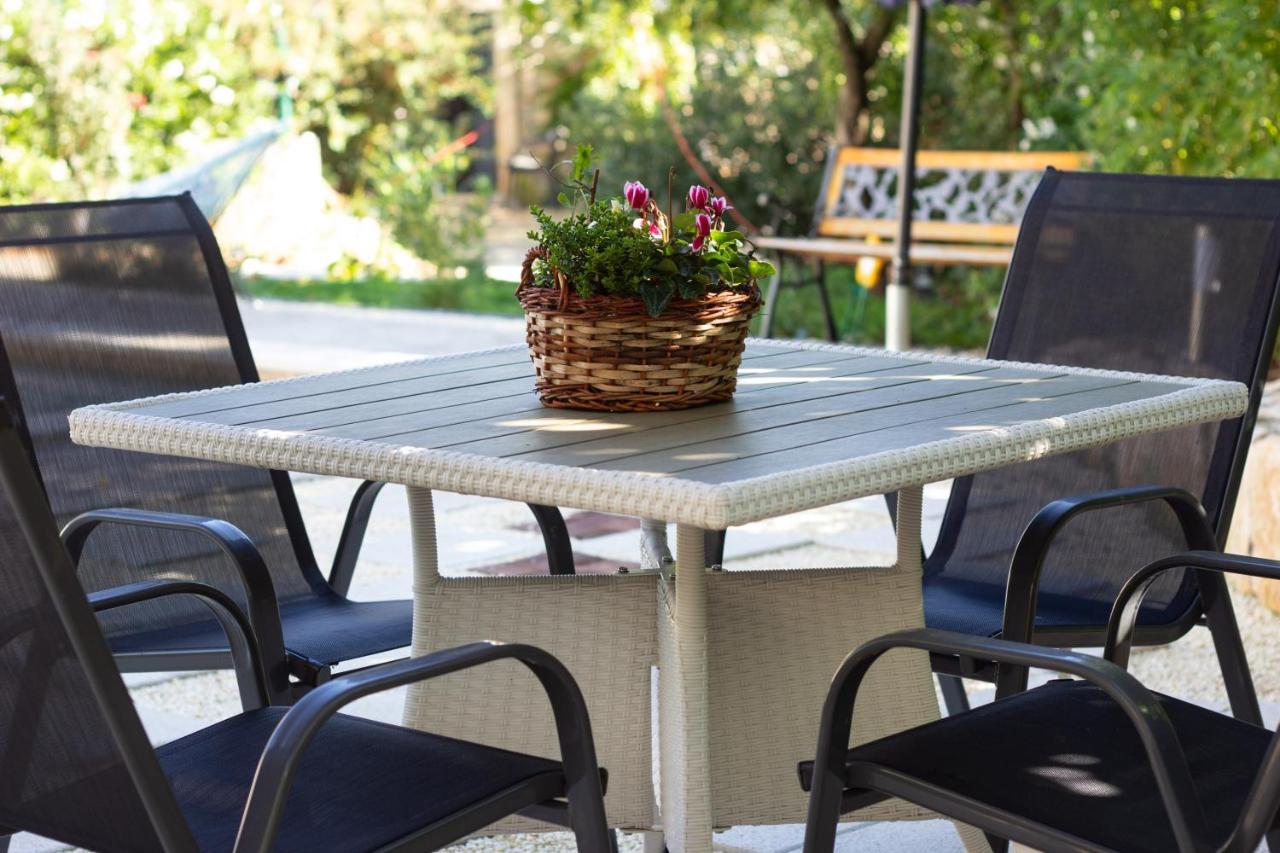 Eti And Mia Holiday Apartments Muntić エクステリア 写真