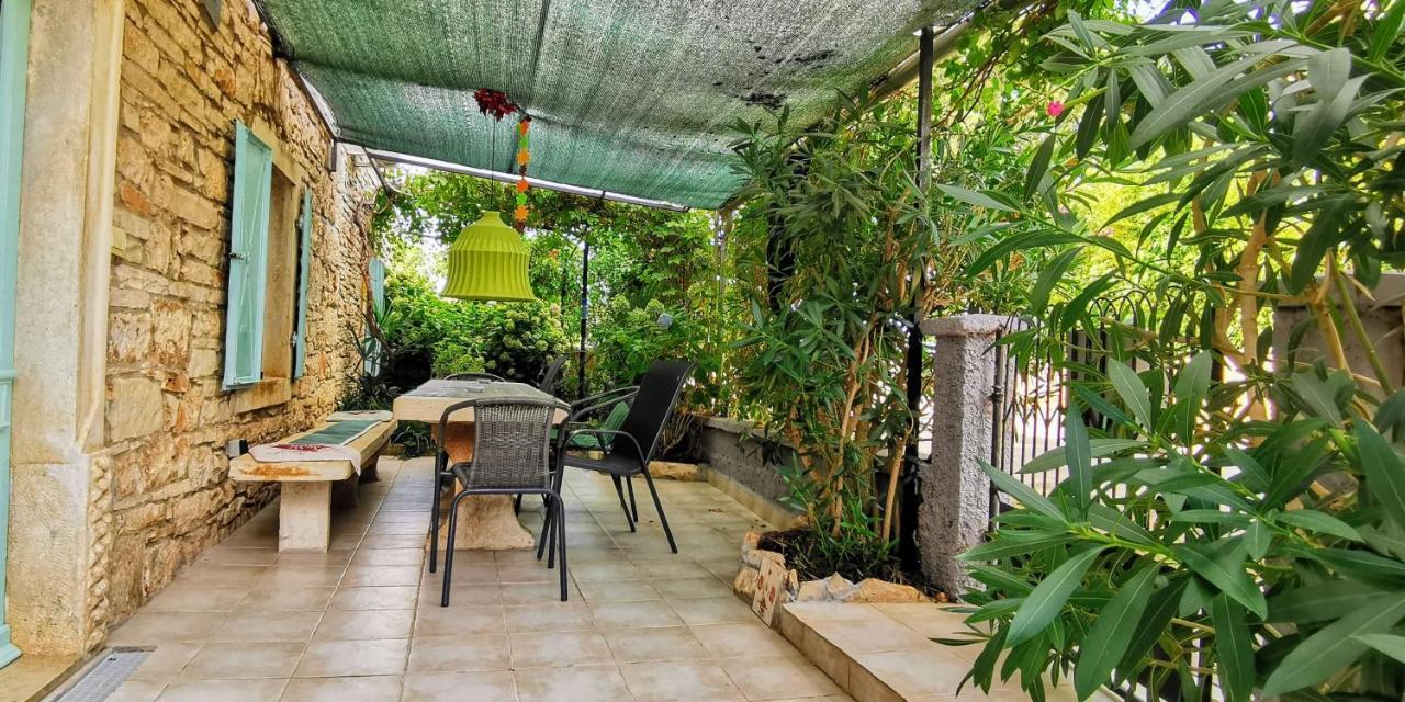 Eti And Mia Holiday Apartments Muntić エクステリア 写真