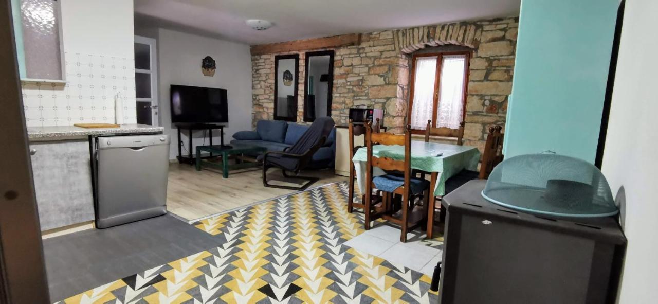 Eti And Mia Holiday Apartments Muntić エクステリア 写真