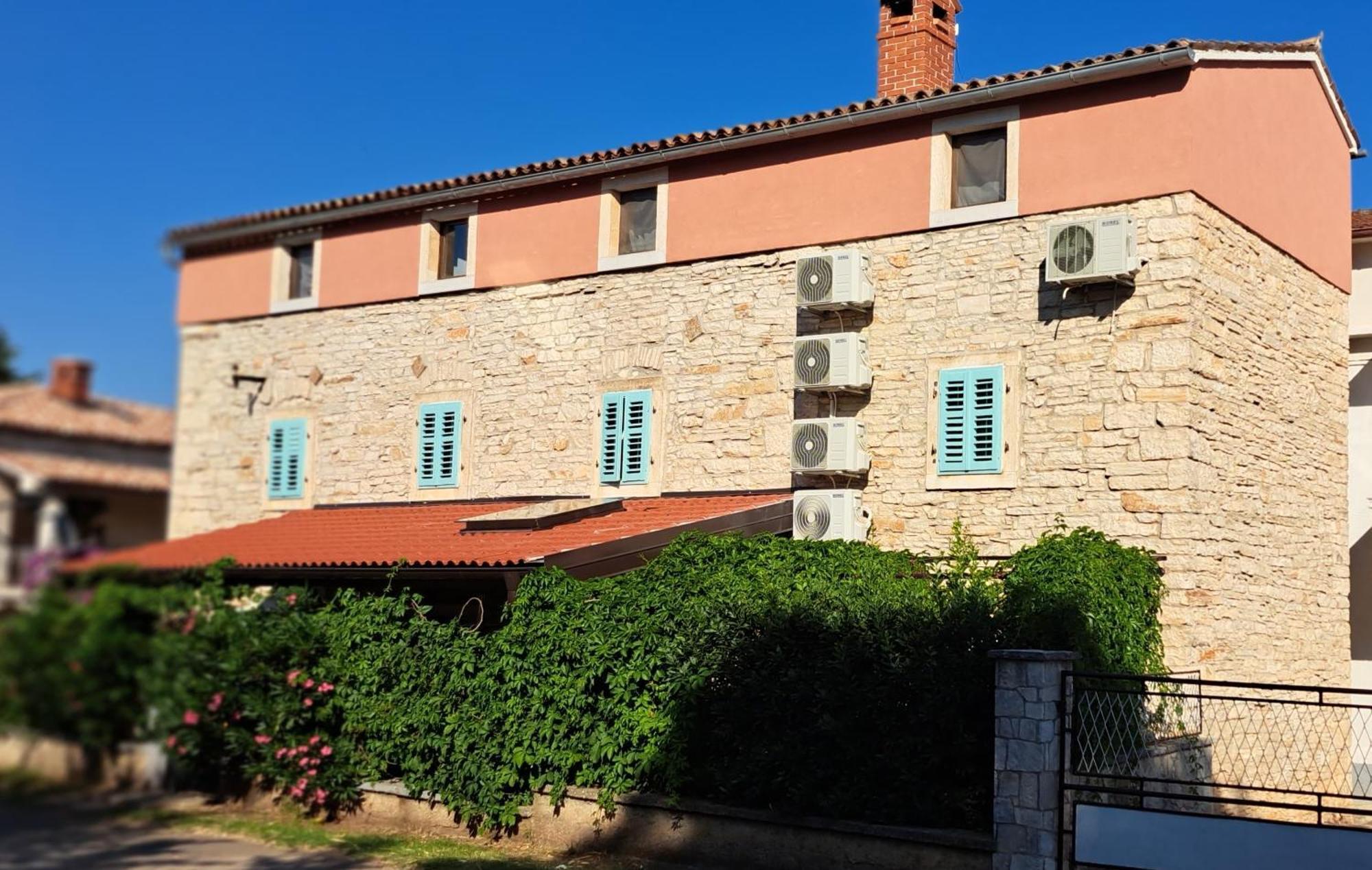 Eti And Mia Holiday Apartments Muntić エクステリア 写真