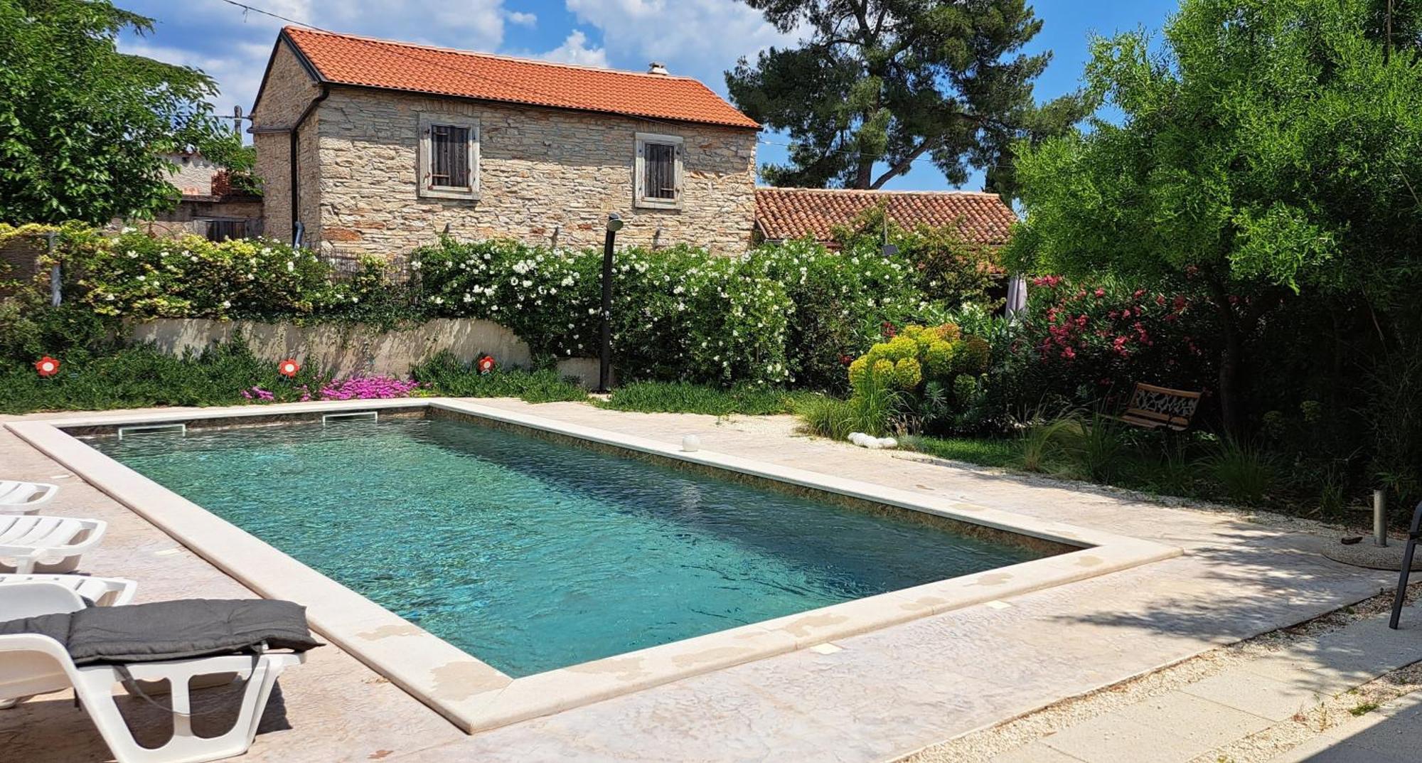 Eti And Mia Holiday Apartments Muntić エクステリア 写真